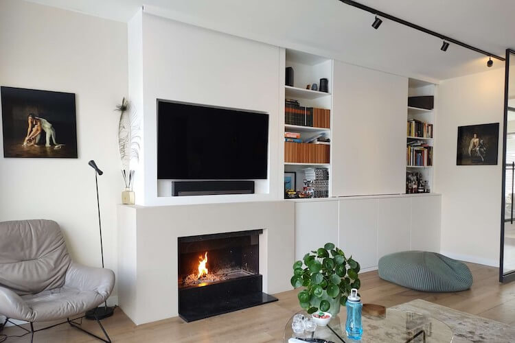 Openhaard met kasten